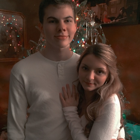 Meet your Posher, Aliya - Picture 2 of 4